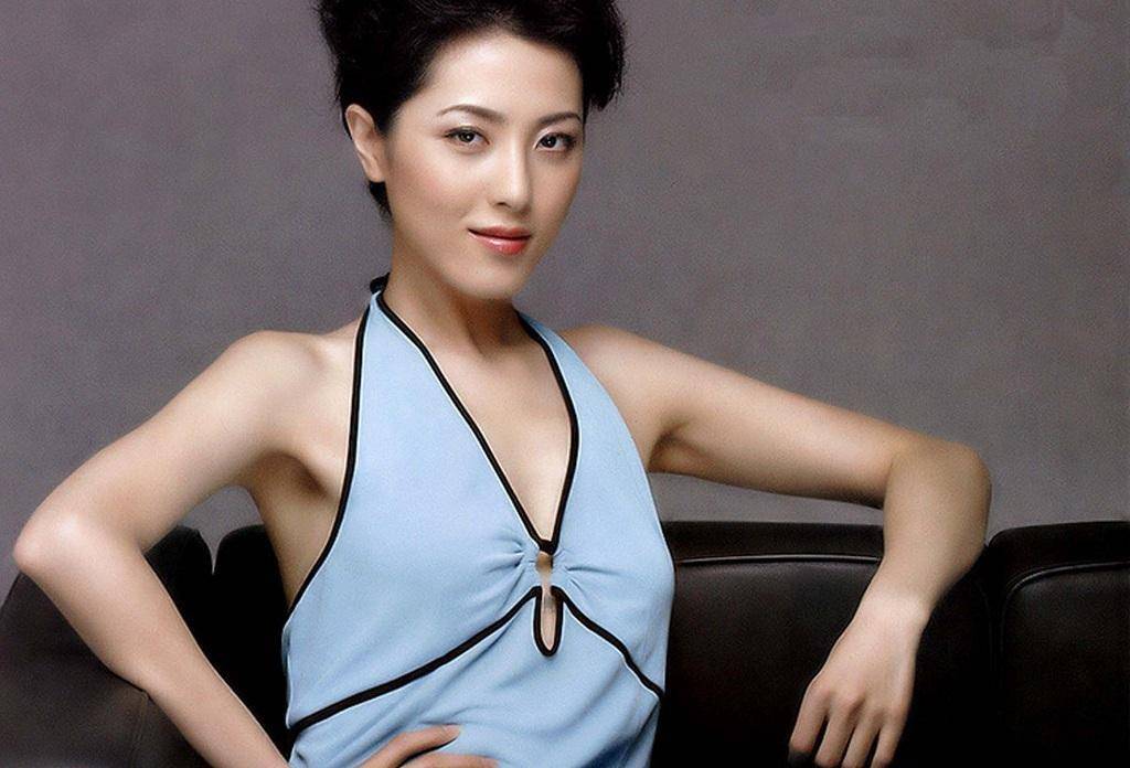 "公认美人"曾黎:比章子怡还有机会走向国际,却始终戏