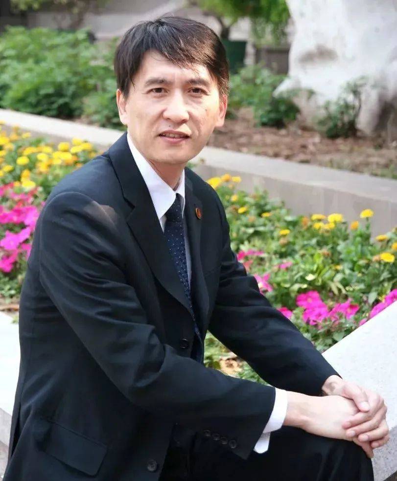 自我改造是后半生的使命-虎嗅网, image size:811x983