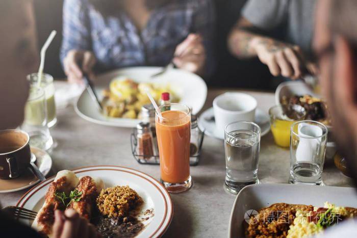 夏天吃冷食要注意这几点_冷藏_冰箱_食物
