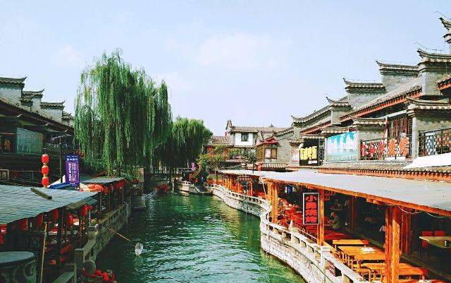 河北花52亿打造的古城，号称“北方小江南”，门票免费少有游客