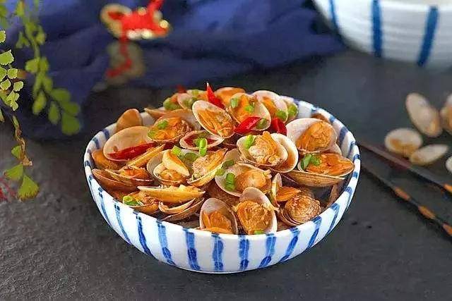 教你营养好吃的年糕炒花甲,美味过瘾,解馋下饭,孩子们都抢着吃_洋葱