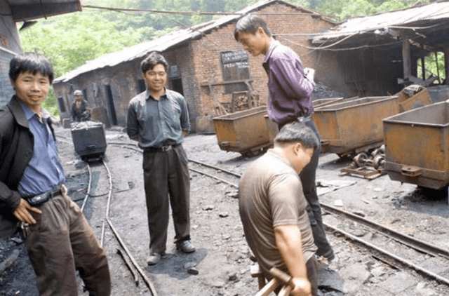 唐毅:7岁失去双腿,29岁成煤矿老板迎娶娇妻,用行动回馈社会_身体_唐家