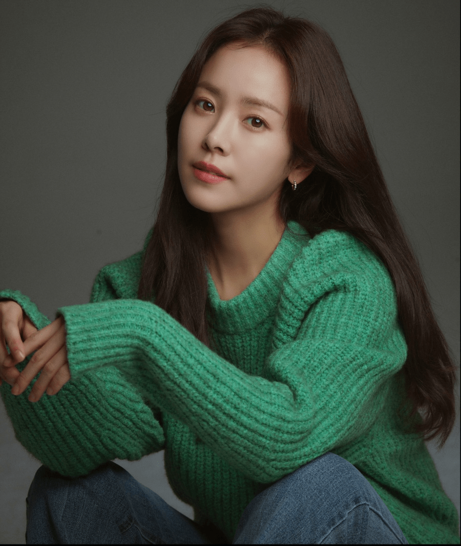 韩志旼公开近况,绝美的眼神杀引起影后金惠秀和大量网友赞叹!