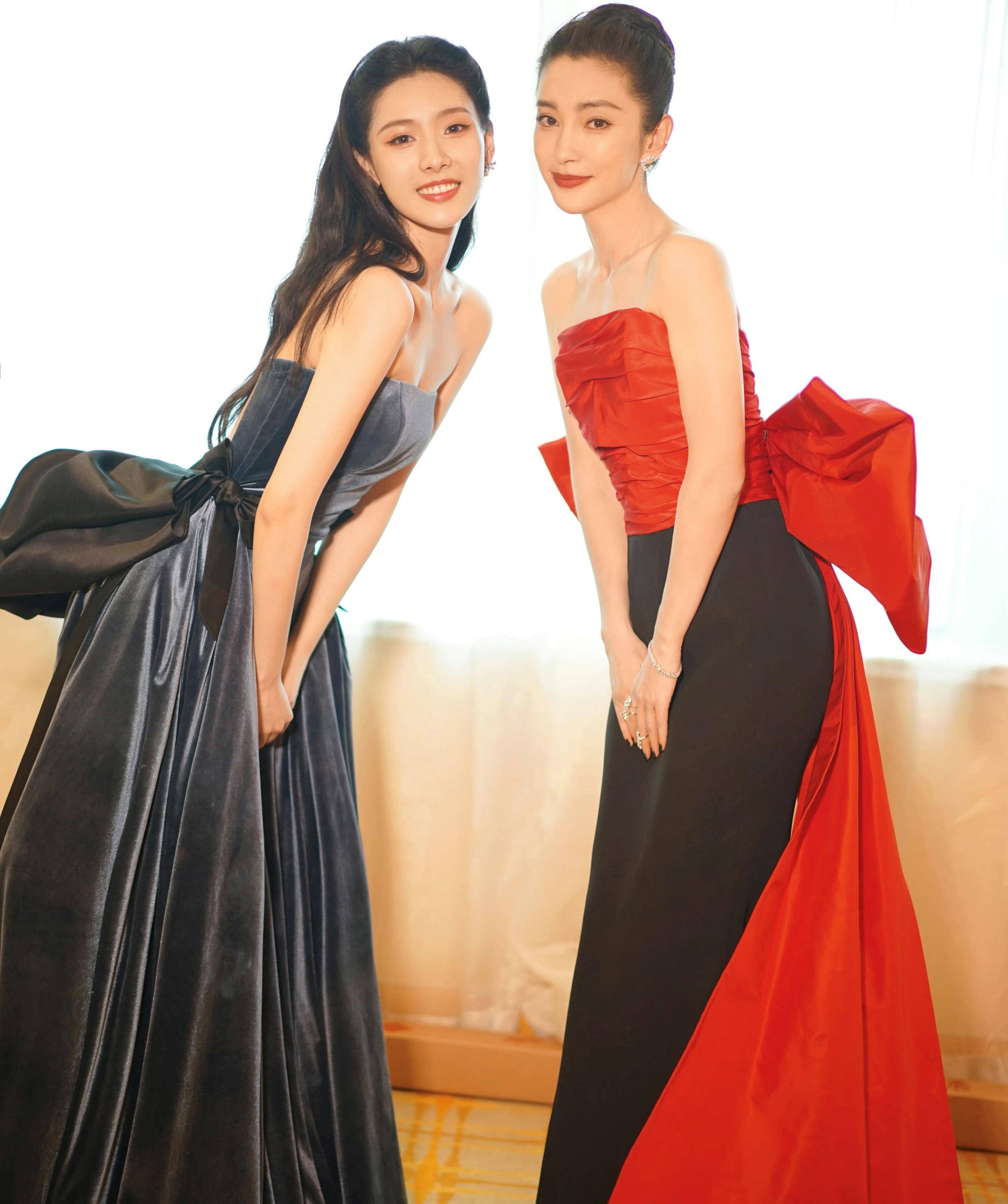 今年的红毯好尴尬,姚晨撞到表情包,欧阳娜娜和任敏穿得像泳装_李冰冰