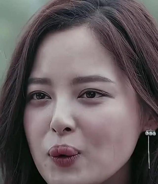 "大嘴巴"太绝了,这6位女星个个长相平平,却被嘴打开了颜值_姚晨_舒淇