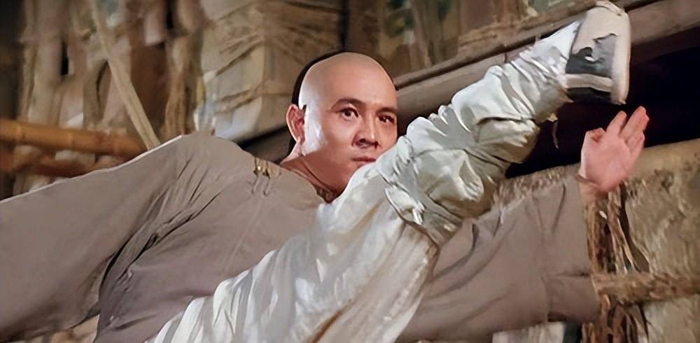 腿功了得的10位武打明星,有人追随星爷十几年,有人被成龙辞退_腿法