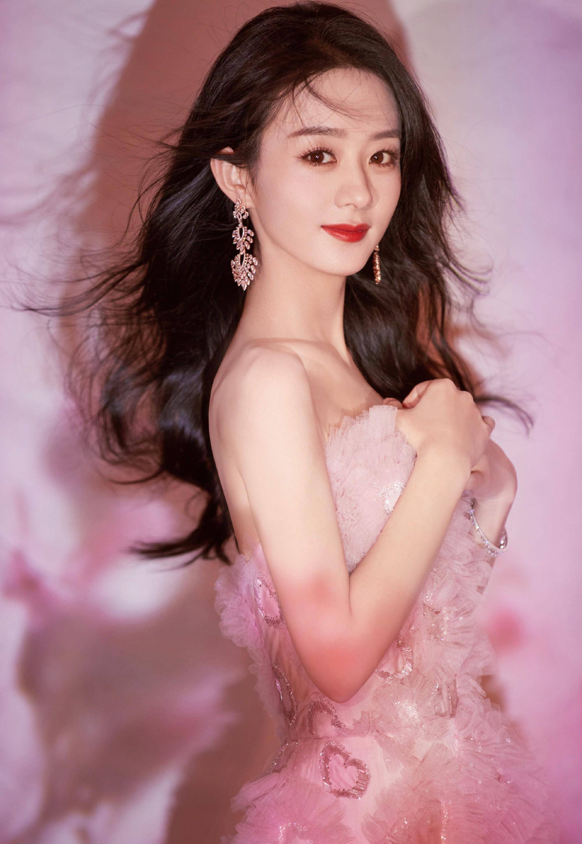 星动之夜女星造型汇总,赵丽颖甜美时尚无缝切换,宋茜变暗夜公主_身材