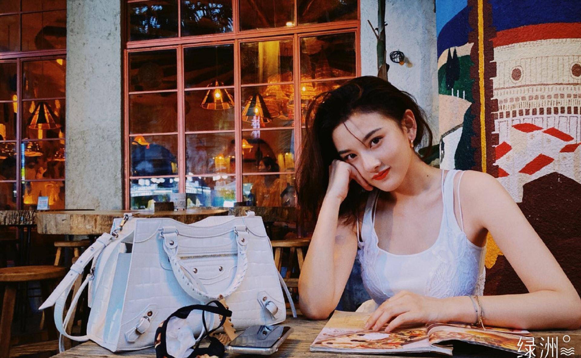 宋祖儿扮复古港风,盘点十位90年代女星港风妆容谁最靓_李嘉欣_英气