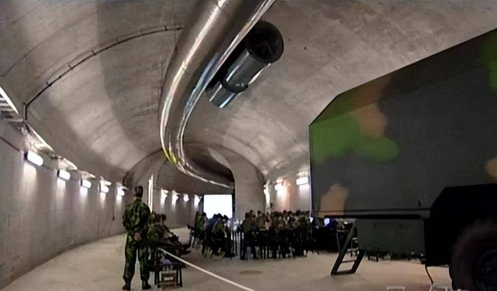 依靠超钢纤维混凝土带来的超高强度,中国的地下长城可以抵挡钻地