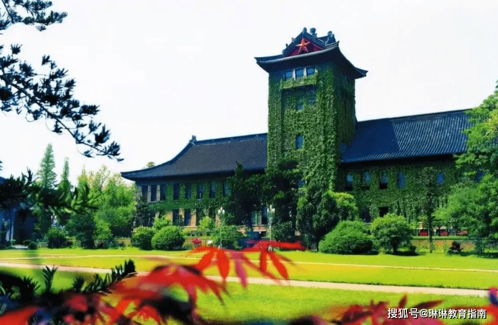 陈春花事件持续发酵,北大做出声明之后,南大和复旦不应该再沉默_学历