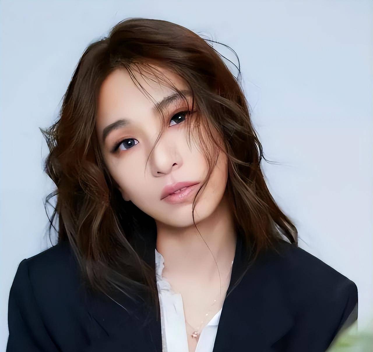 田馥甄台湾开演唱会,眼含热泪回应立场问题,称心里没鬼_大陆_演出