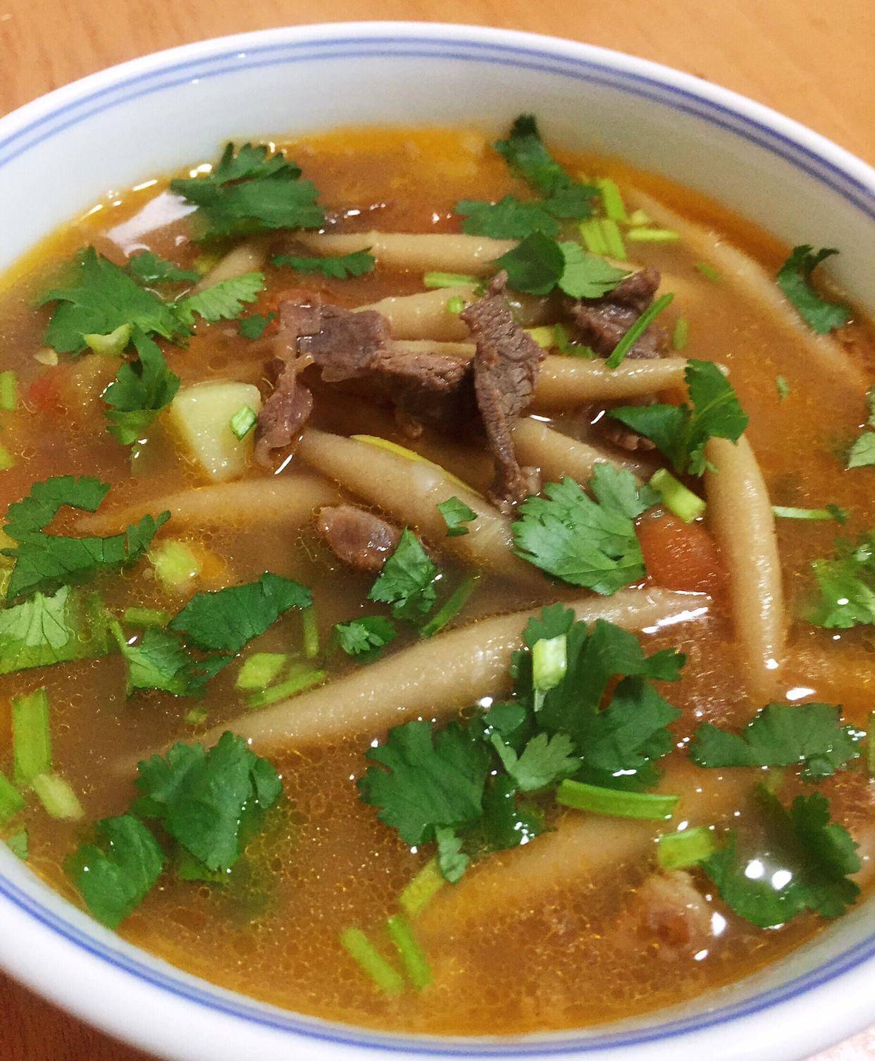 山西特色美食《羊肉莜麵魚魚》湯鮮味美,筋道醇香,小朋友超愛吃_土豆