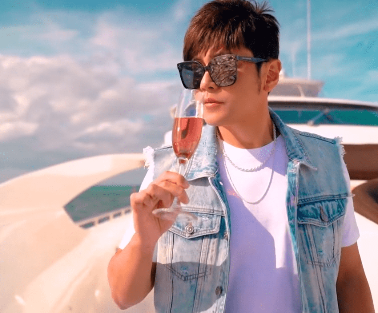 周杰伦《粉色海洋》mv来了!