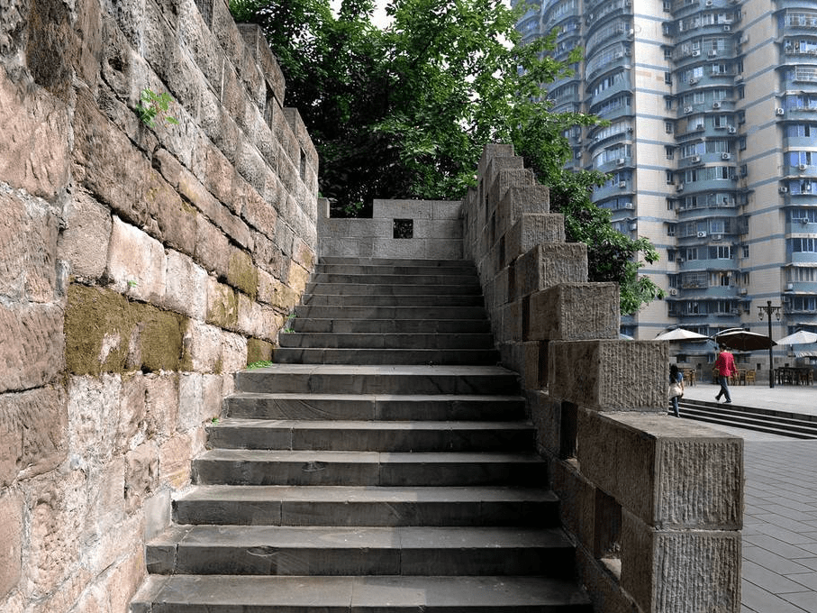 通远门城墙遗址 感受重庆历史文化的场所之一-搜狐大视野-搜狐新闻