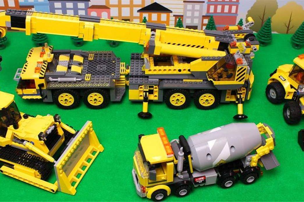 米粒玩具屋:超多的乐高工程车玩具,拆迁队动用铁球拆迁车