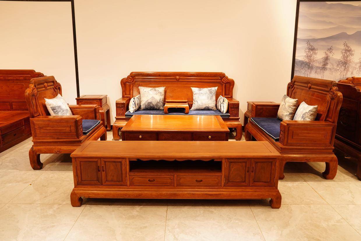臻匠红木家具鉴赏:缅甸花梨国韵7件套