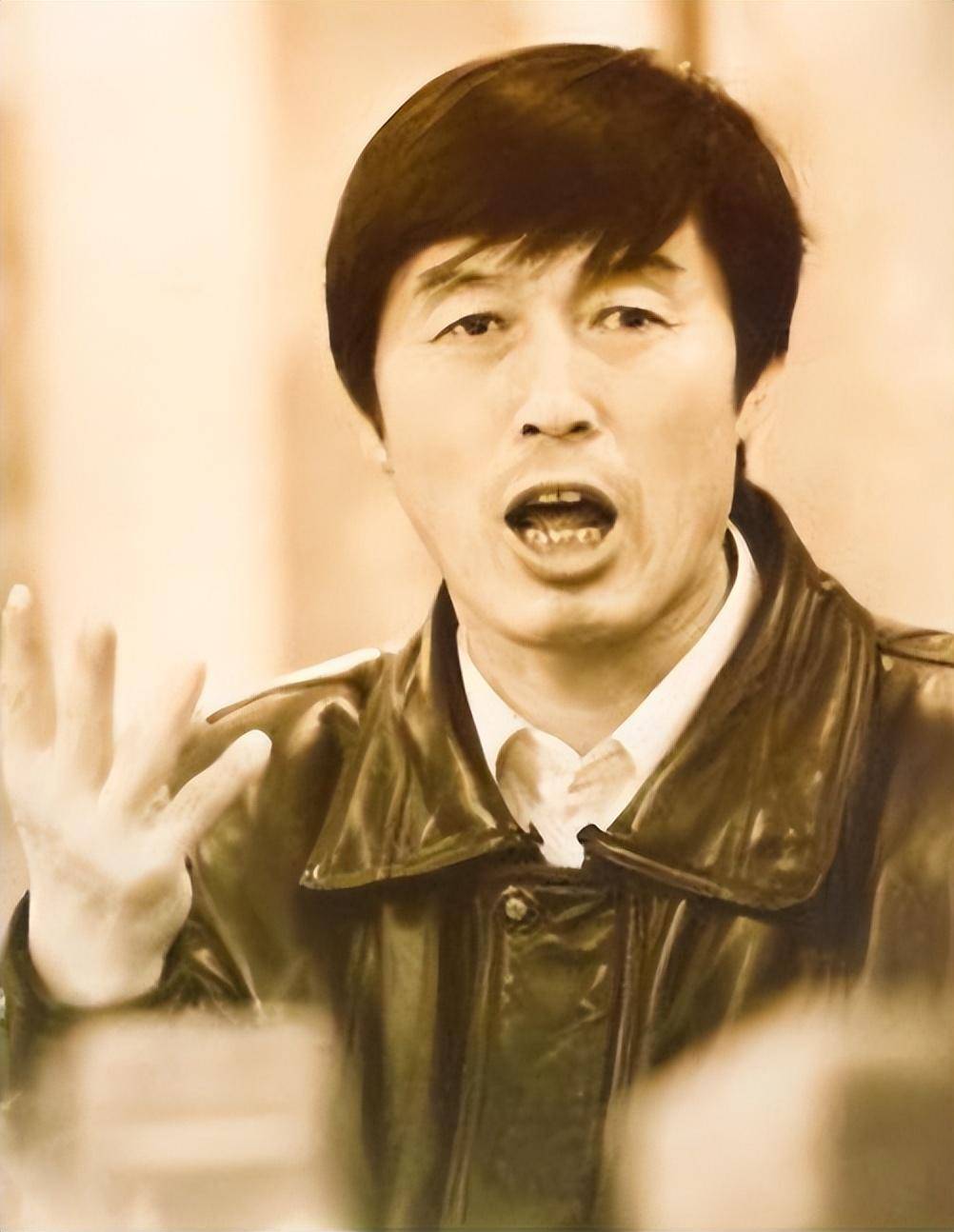 当初的马俊仁将球队和赛场推向辉煌,丑闻却毁了他,他是英雄还是骗子