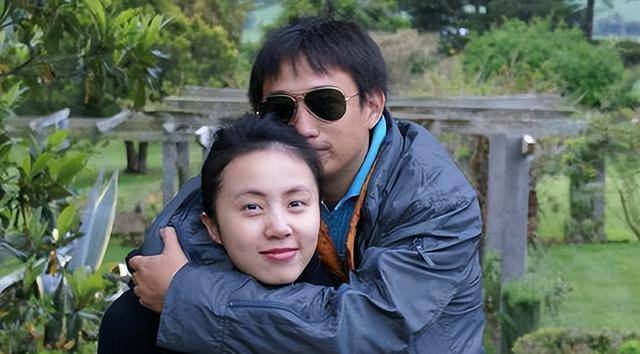 演员孙莉:嫁大6岁黄磊,婚后连生三胎,如今一家五口其乐融融_孙俪_女儿