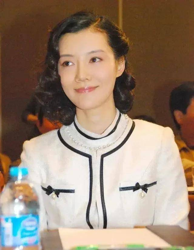 不愧是山西煤老板的老婆,车晓的颜值,身材绝对一流!