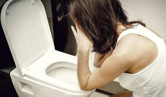 孕妈为做b超憋尿,10分钟喝下很多水,接下来发生的事,让她后悔_检查