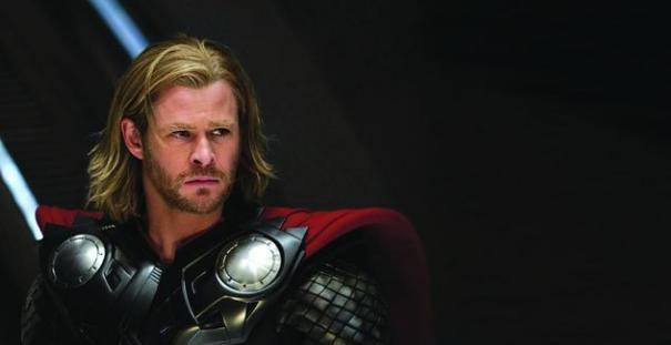 邀请他出演主要角色,其中包括《白雪公主与猎人》,《赤色黎明》