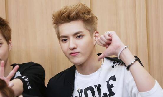 吴亦凡组建车队,既当老板又是车手,把梦想照进了现实_事业_rap_潮流