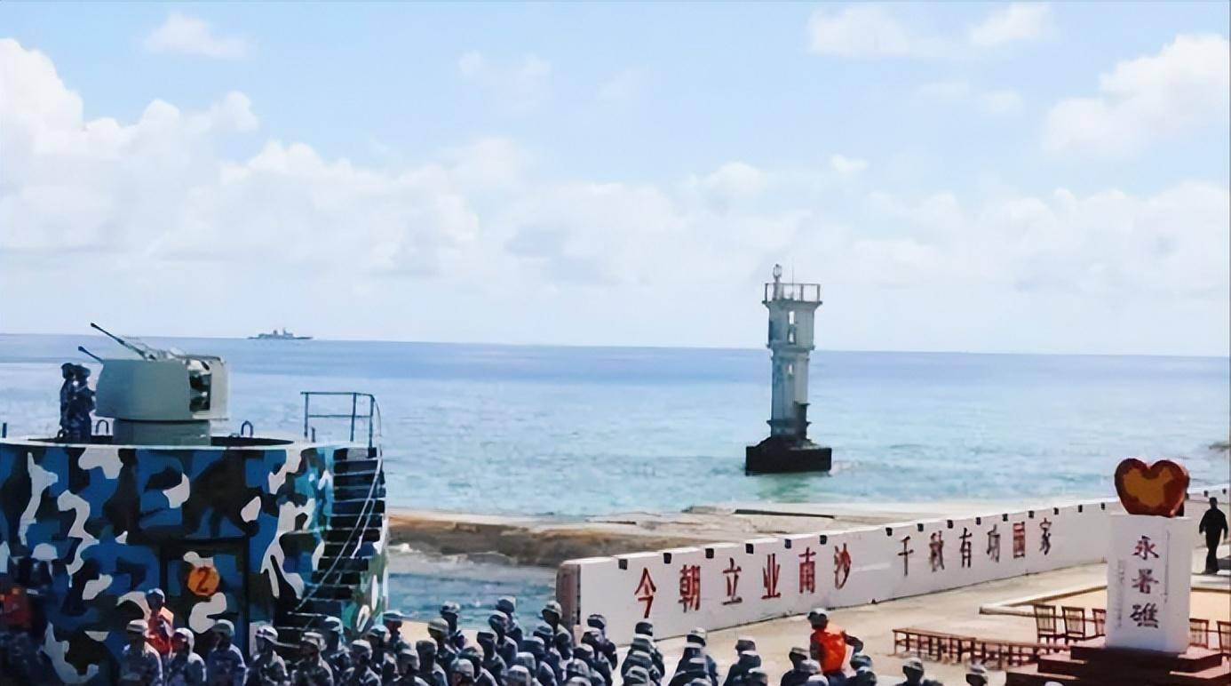 永暑岛传奇变迁,半年时间,从小岛礁变成了将近8000平方米的陆地_我国