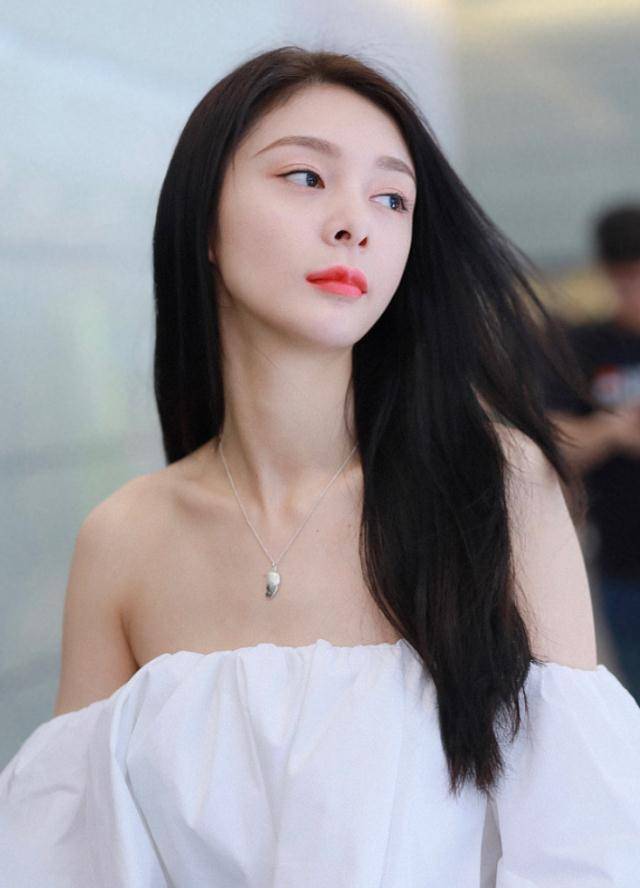 三人同框至亲都难分辨_王瑞子_许佳琪_五官