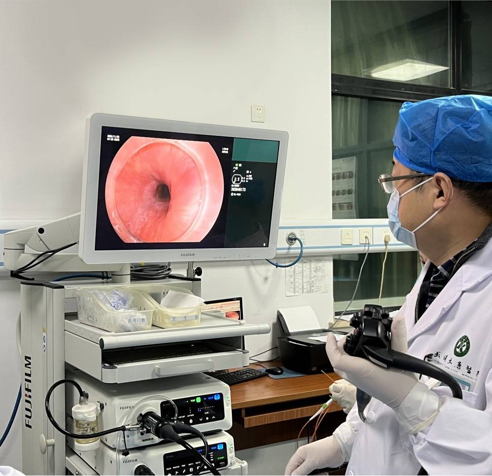 3厘米鱼刺刺入食管部,专家巧施妙手成功取出!