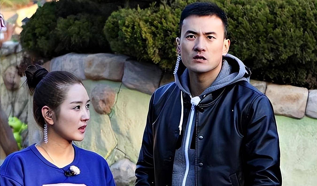 何洁当时很不开心,情绪低落,所以赫子铭主动向她握手却并没有得