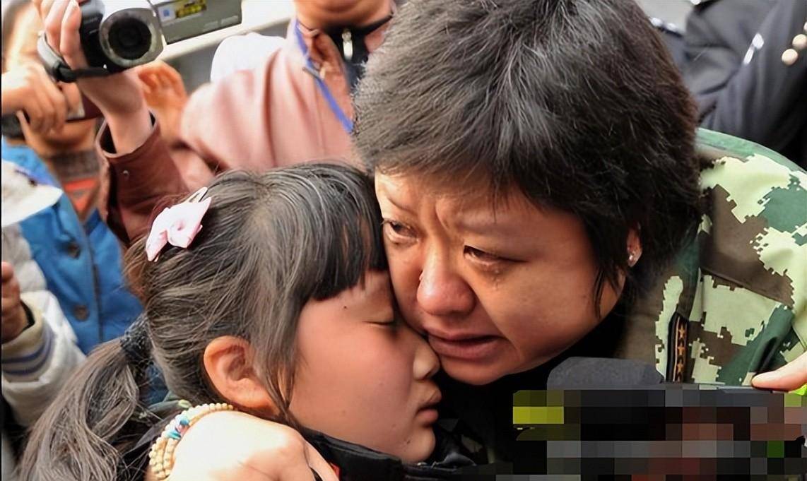 韩红:做公益捐上亿家产,得罪80多位明星,儿子露面揭封尘多年秘密_生活