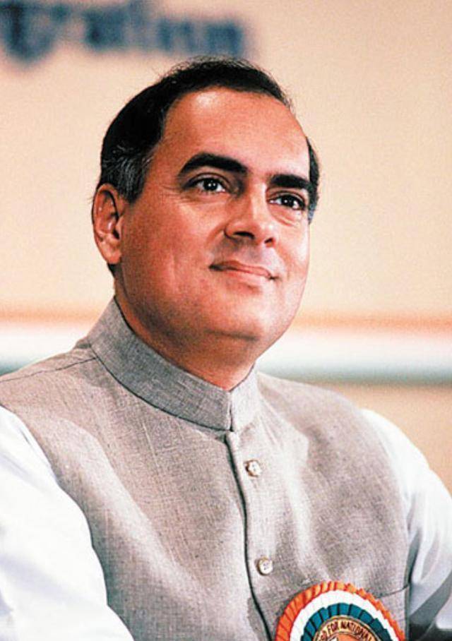 罪有应得的印度总理,出兵干涉邻国内战,结果被邻国叛军炸死_拉吉夫