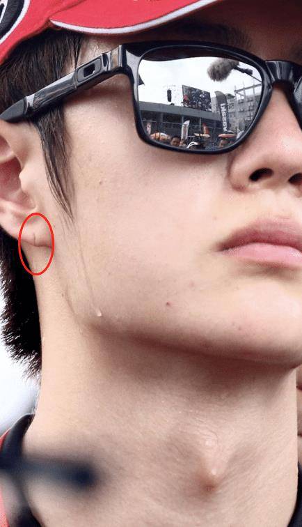 千玺没有耳洞,蔡徐坤1个,王一博3个,而黄子韬比女生还过分!