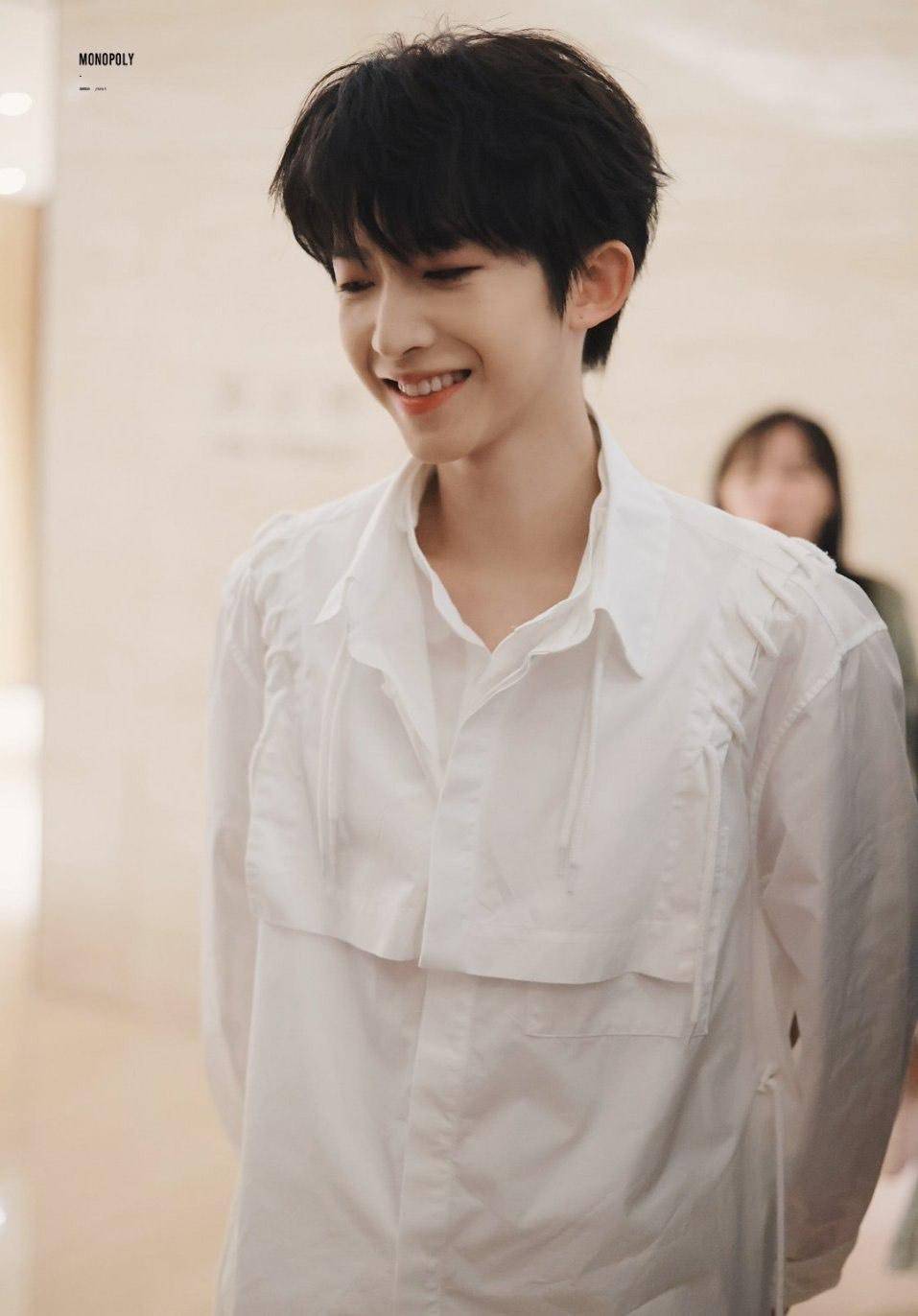 粉丝:刘宇来时清白,走时一尘不染 路人:来时中传,走时中专_学历_网友