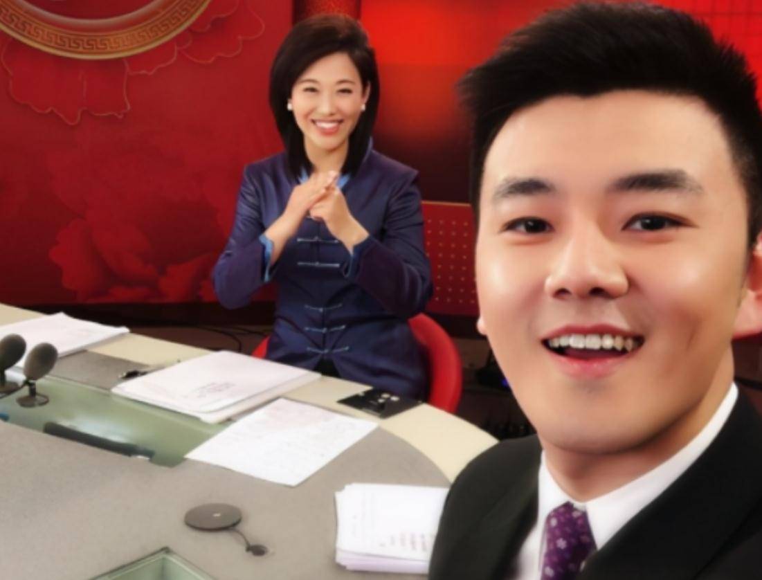 主播严於信:33岁主持新闻联播,撞脸宁泽涛,迎娶美娇妻家庭美满_钢琴
