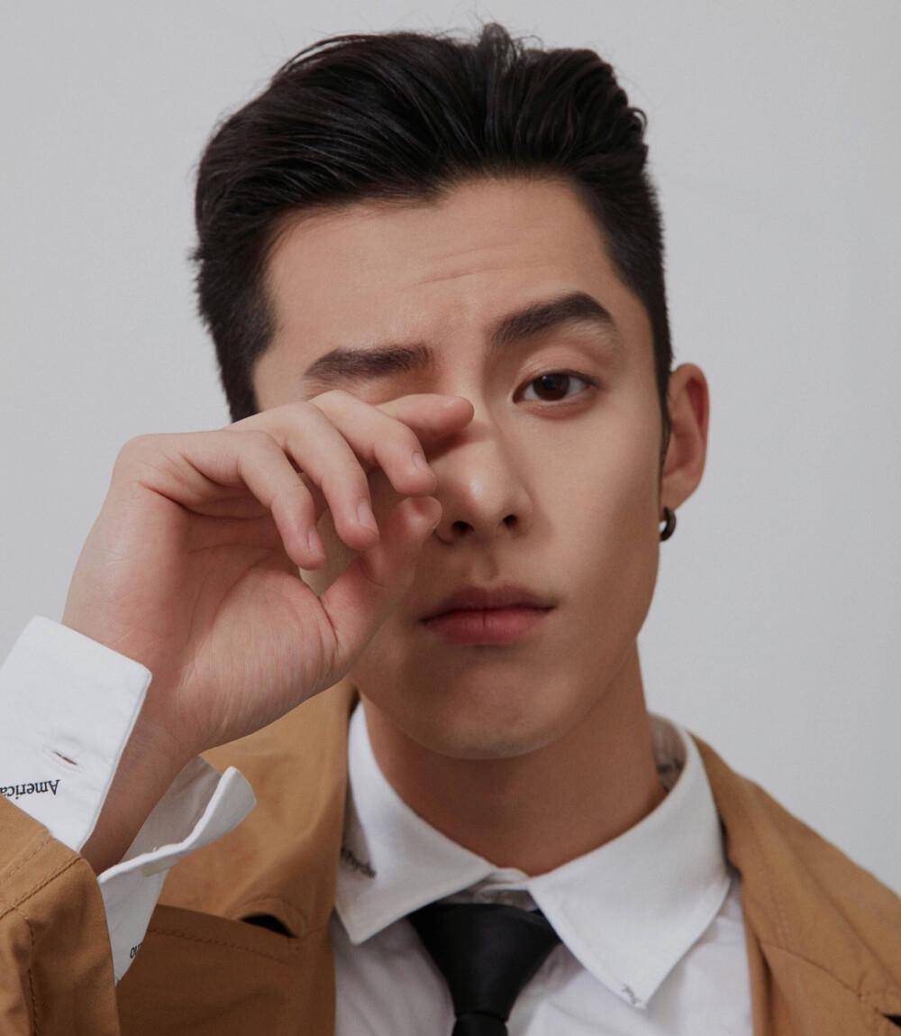 《风吹半夏》里的这个角色,终于让他野生痞气的特质发挥到了极致_欧豪