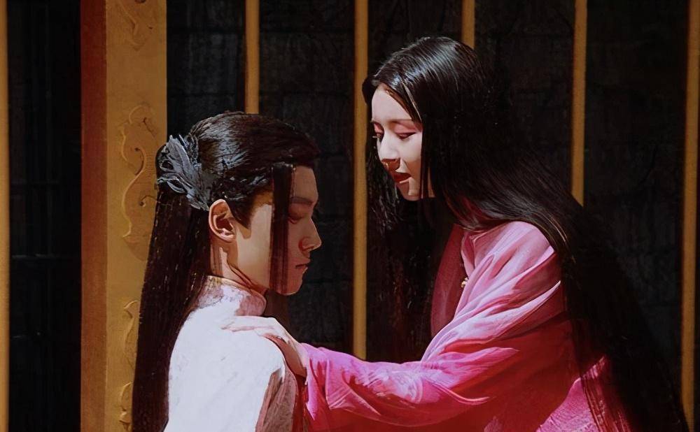 继荧屏初吻"拉丝"后,彩旗和晏紫东再续前缘,新剧"相爱相杀"_表演_节目