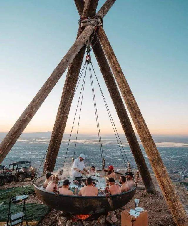 一组不可思议的真实场景,你能看出最后那个人是怎么回事吗?