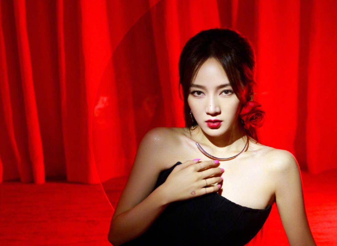 张雨绮被李斯丹妮误会后,当场将矛头指向孟佳,直言孟佳脱发_美的_美容