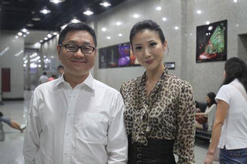 现实版《扶不扶》:张绍刚被迫离开电视,涂磊却老婆孩子热炕头_爱情