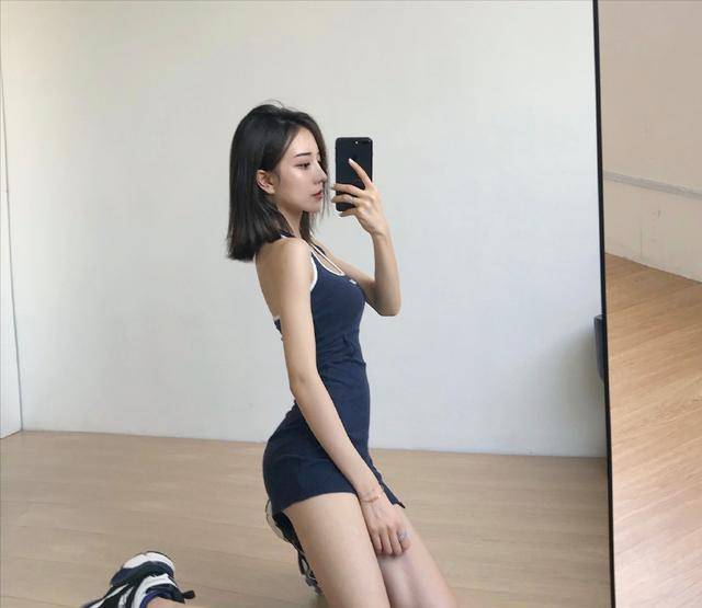 的圈子里开疆扩土,没过多久,她就和三个男人有了关系,一个叫杜某佳,一