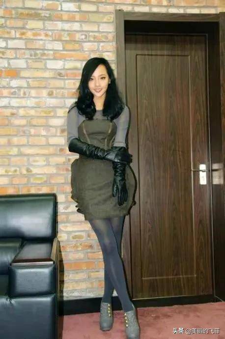 当具有少女感的张嘉倪,穿上丝袜的时候,粉丝都说,真有气质_角色_风格