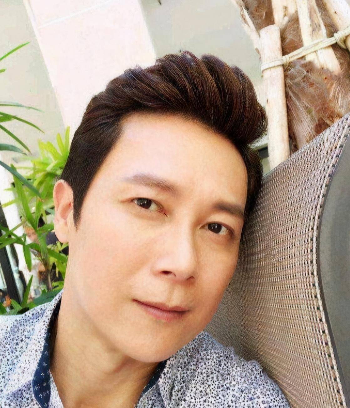 他是最帅反派,因患病退出娱乐圈,46岁依旧单身却有4个孩子_王灿_角色