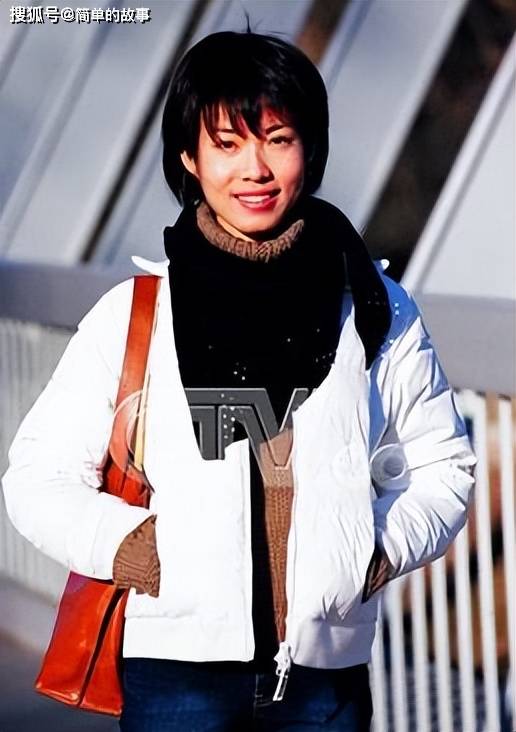 央视著名主持人宝晓峰:父母是她最大的后盾与支柱_内蒙古_蒙古族_北京