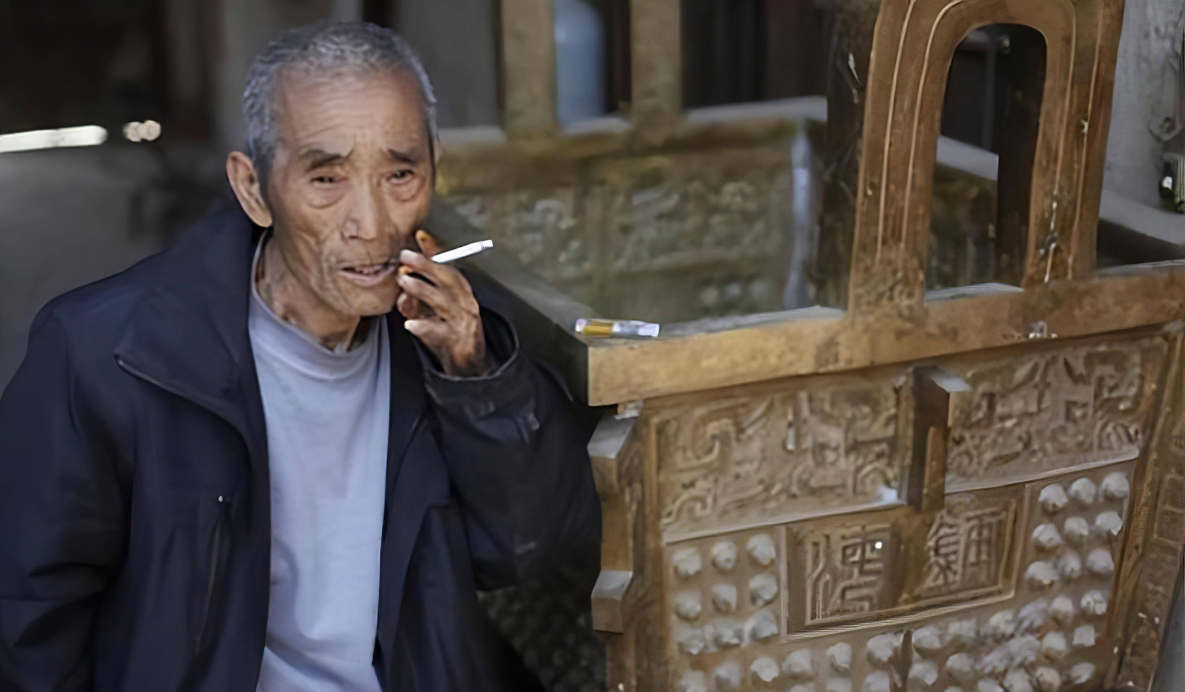 6亿,河南老汉领全村造"假文物",警方:不犯法_方兴庆_铜镜_古董