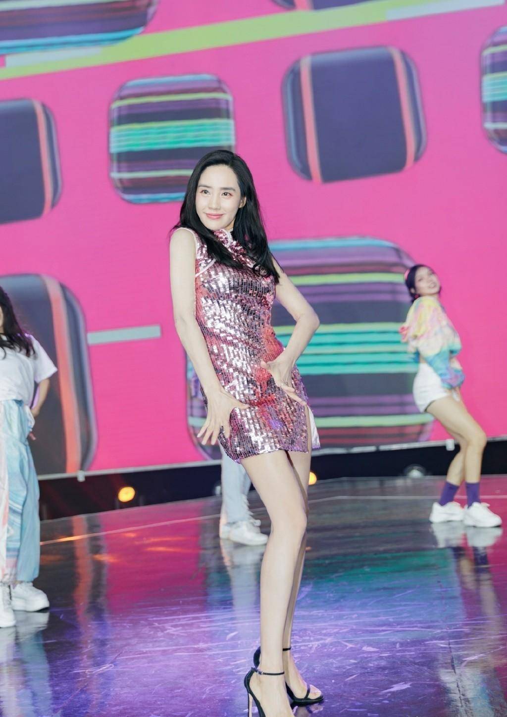 《姐姐》王智发文向复活团和黄龄道歉,王智身上有姐姐们的初衷_票数