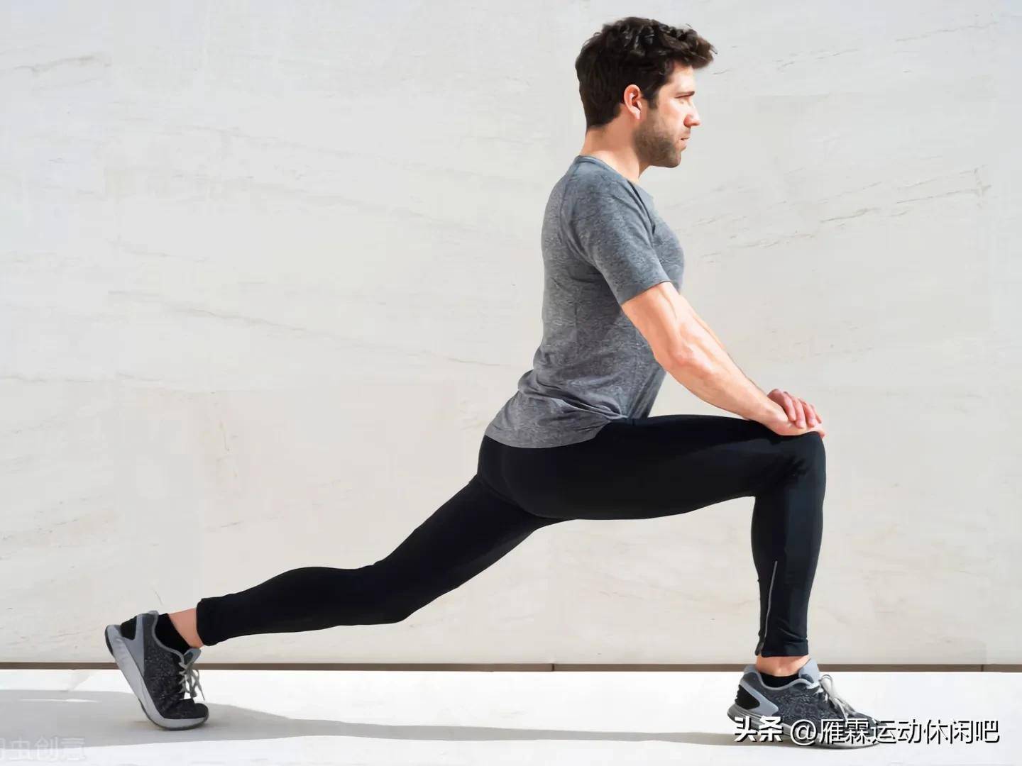 箭步蹲轻松驾驭,不能忽略的两个部位的功能-脚部和