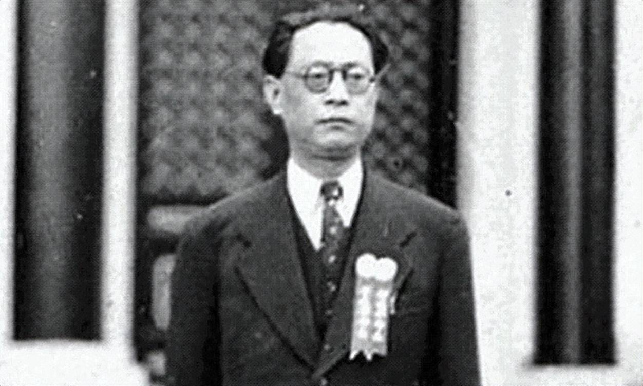 1947年,汪精卫的走狗丁默邨被判处死刑,枪决前吓得