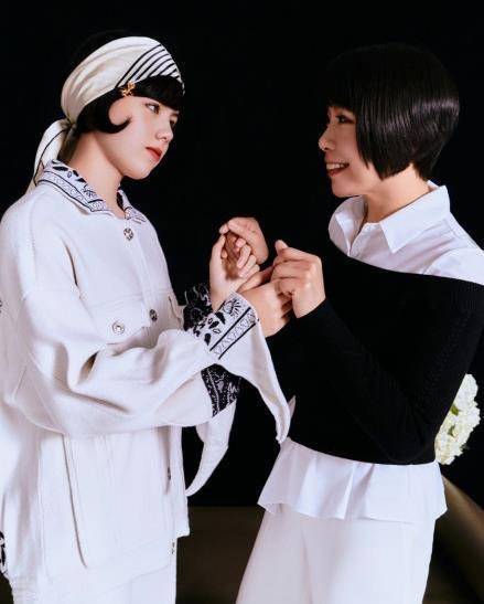 前《vogue》主编张宇携混血女儿回归时尚圈_中国_时装_hayley