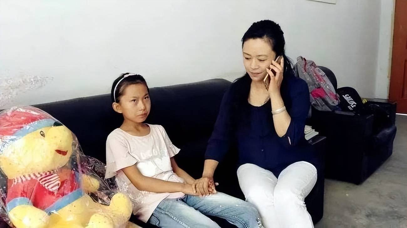 阳了之后孩子发烧最棘手,如果没退烧药家长该如何给娃降温呢？